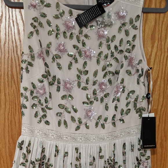 Adrianna Papell Flower Sequin Gown. Beaded dress - Picture 6 of 8